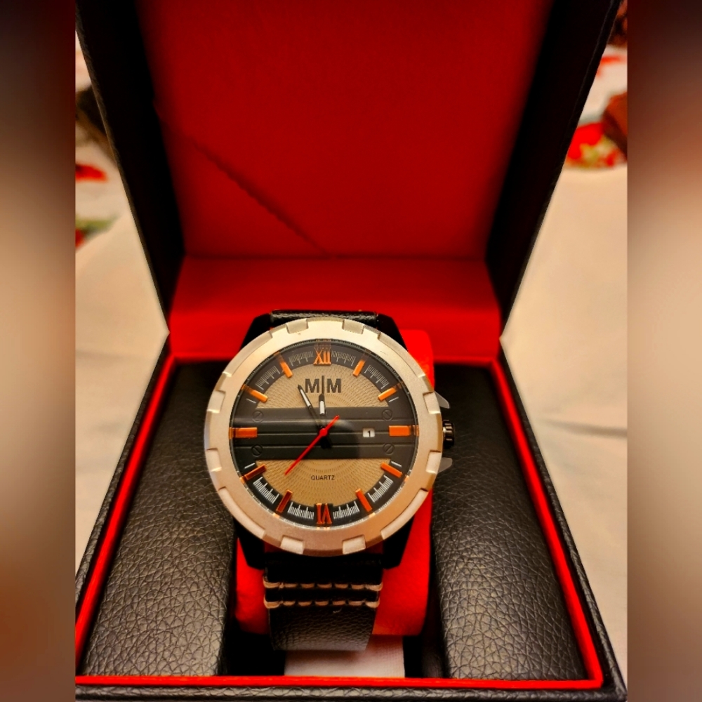 Men's wristwatch. Black faux leather strap, 40 MM face.